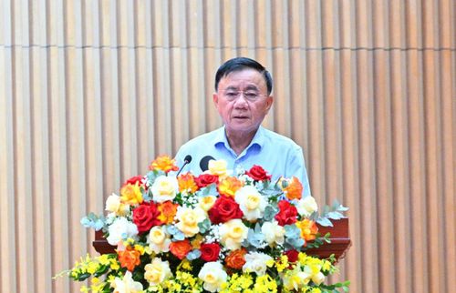 Đồng chí Trần Cẩm Tú, Ủy viên Bộ Chính trị, Thường trực Ban Bí thư, Bí thư Đảng ủy các cơ quan Đảng Trung ương phát biểu chỉ đạo Hội nghị. 