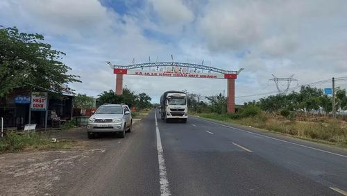  Lợi thế nằm trên tuyến Quốc lộ 14 tạo điều kiện thuận lợi để xã Ia Le thu hút các dự án đầu tư. Ảnh: N.D 