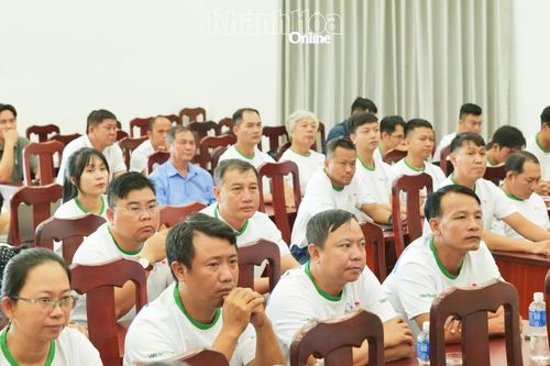 Đông đảo học viên tham dự khóa học.