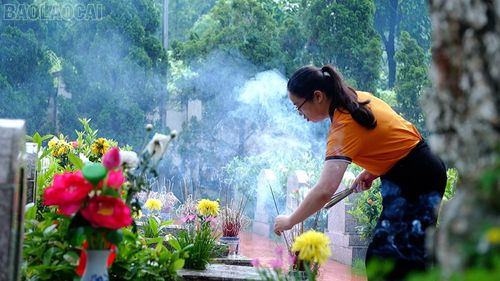 Muôn trái tim hướng về các anh hùng, liệt sĩ.