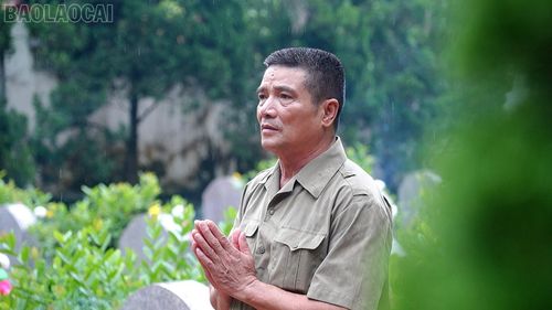 Ông Hoàng và gia đình luôn day dứt về người thân vẫn còn nằm lại đâu đó nơi chiến trường, chưa được trở về với quê hương.