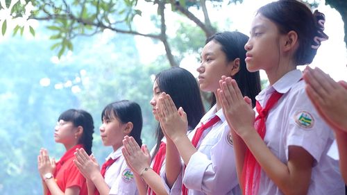 Bồi đắp tình yêu nước cho thế hệ trẻ qua các hoạt động tri ân, đền ơn đáp nghĩa.