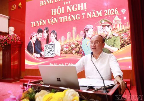 Đồng chí Vũ Hồng Phương - Phó Bí thư Thường trực Đảng ủy xã Bát Xát phát biểu ra mắt mô hình "Tuyên vận số".