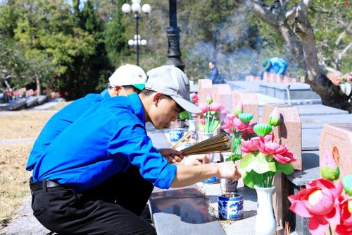 Thế hệ trẻ tỉnh Lâm Đồng luôn tri ân công lao to lớn của cha ông trong sự nghiệp đấu tranh, bảo vệ và xây dựng đất nước