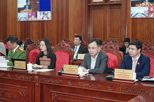 Các đại biểu dự kỳ họp