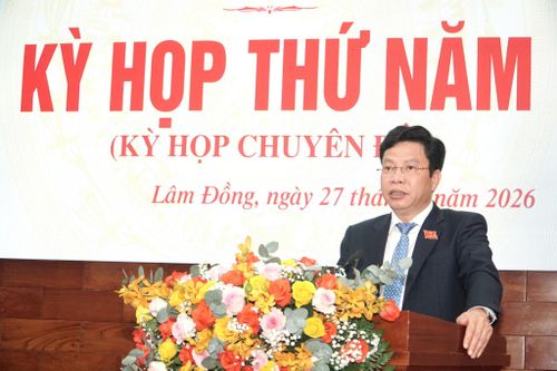 Đồng chí Lưu Văn Trung, Phó Bí thư Tỉnh ủy, Chủ tịch HĐND tỉnh phát biểu bế mạc kỳ họp