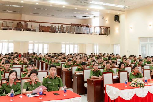 Quang cảnh lớp tập huấn