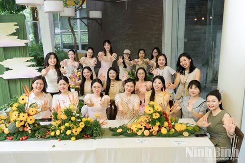 Workshop thu hút đông đảo người dân và du khách tham gia giao lưu, trải nghiệm và cùng nhau sáng tạo.