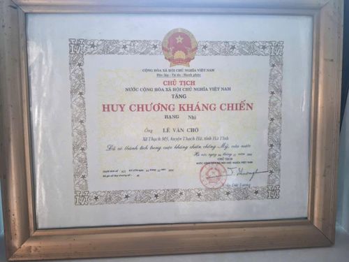 Ông Chớ được tặng nhiều huân, huy chương kháng chiến.