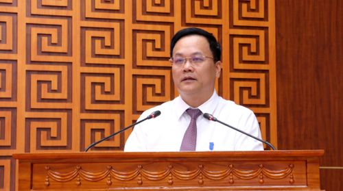 Giám đốc Sở Nội vụ tỉnh Điện Biên Nguyễn Tiến Đạt phát biểu, giao nhiệm vụ cho tập thể lãnh đạo, viên chức Trung tâm Việc làm-Người có công.