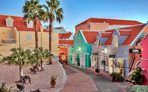 Dữ liệu do Cục Thống kê Curaçao và Ngân hàng Trung ương tổng hợp cho thấy: du lịch đã trở thành động lực chính của sự mở rộng kinh tế gần đây, với mức tăng trưởng hàng năm ít nhất hai chữ số về lượt du khách lưu trú. Ảnh: Curaçao Tourist Board
