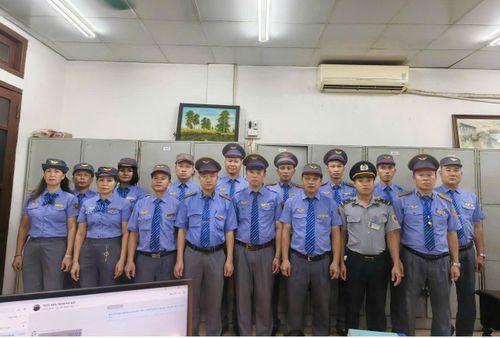 Tổ tàu SE2 thuộc Chi nhánh Đoàn tiếp viên Đường sắt Hà Nội. Ảnh: VNR.