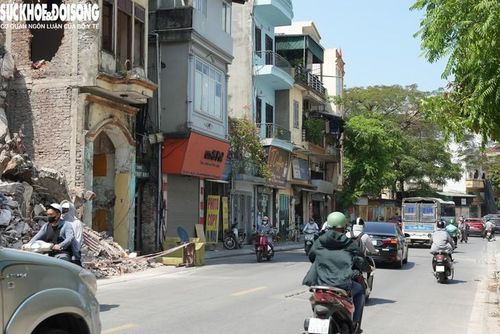 Được biết, các hộ dân có đất thu hồi dự án ga ngầm C6 đủ điều kiện được bố trí tái định cư tại Khu đô thị Nam Trung Yên (phường Yên Hòa), cách nơi ở cũ khoảng 7km. Về đơn giá bồi thường, hộ dân có đất thu hồi tiếp giáp mặt đường Thụy Khuê được bồi thường 188 triệu đồng/m2.