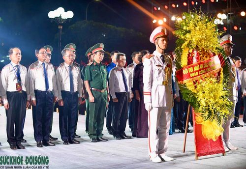 Dự tại điểm cầu tỉnh Quảng Trị có: Đại tướng Phan Văn Giang, Ủy viên Bộ Chính trị, Phó Thủ tướng Chính phủ, Bộ trưởng Bộ Quốc phòng; đồng chí Lê Minh Trí, Ủy viên Bộ Chính trị, Bí thư Trung ương Đảng, Trưởng Ban Nội chính Trung ương; đồng chí Nguyễn Văn Quảng, Bí thư Trung ương Đảng, Chánh án Tòa án Nhân dân Tối cao; đồng chí Nguyễn Thị Hồng, Phó Chủ tịch Quốc hội; Phó Thủ tướng Chính phủ Hồ Quốc Dũng cùng lãnh đạo các bộ, ban, ngành, địa phương, các Mẹ Việt nam Anh hùng, cựu chiến binh và đông đảo Nhân dân.