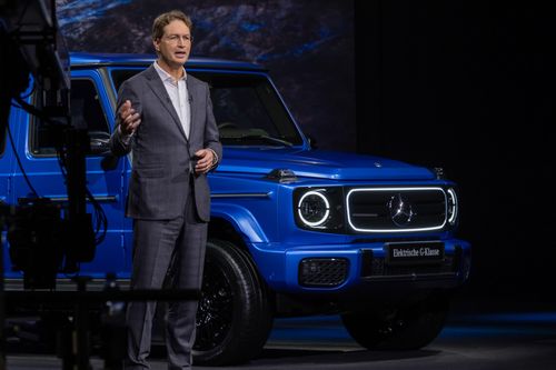 Ông Ola Kaellenius, Chủ tịch kiêm CEO Mercedes-Benz, khẳng định hãng sẽ tiếp tục tăng cường các biện pháp cắt giảm chi phí trong nửa cuối năm. Hiện tại, doanh số của hãng tại Trung Quốc đã giảm tới 30% trong quý II/2026.