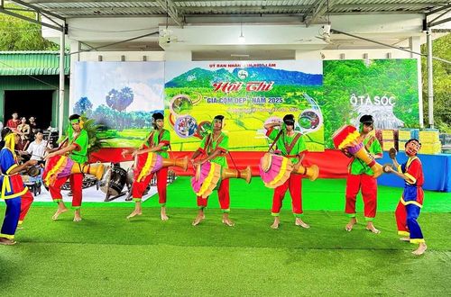 Thế hệ trẻ đồng bào dân tộc Khmer tích cực tham gia các hoạt động trong bảo tồn nghệ thuật truyền thống địa phương