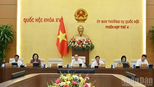 Chủ tịch Quốc hội Trần Thanh Mẫn và các Phó Chủ tịch Quốc hội dự phiên thảo luận về dự án Luật Đất đai (sửa đổi) chiều 28/7. (Ảnh: THỦY NGUYÊN)