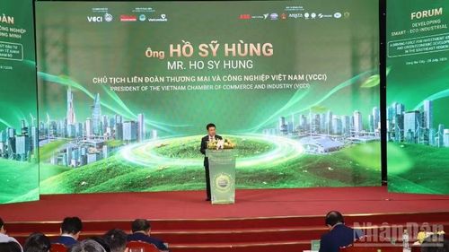 Chủ tịch Liên đoàn Thương mại và Công nghiệp Việt Nam Hồ Sỹ Hùng phát biểu.