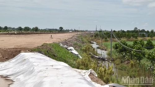 Cao tốc Mỹ An-Cao Lãnh đi qua địa phận xã Mỹ Quí chưa có đường dân sinh.