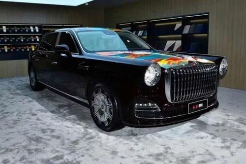 Hongqi hiện muốn kiểm chứng sức hút của mình ở các thị trường quốc tế. Hãng đang chuẩn bị gia nhập thị trường Malaysia và mở rộng hoạt động tại Nga, nơi các lệnh trừng phạt được áp dụng sau khi xung đột tại Ukraine bùng phát đã khiến BMW và Mercedes-Benz không còn bán xe chính hãng, qua đó mở ra cơ hội cho các thương hiệu xe sang thay thế.