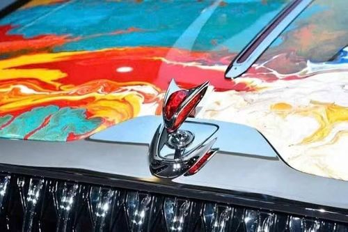 Trong khi đó, thương hiệu xe siêu sang Rolls-Royce không công bố doanh số riêng tại Trung Quốc. Tuy nhiên, công ty phân tích MarkLines ước tính chỉ có khoảng 700 trong tổng số 5.664 xe Rolls-Royce đăng ký trên toàn cầu trong năm 2025 được bán tại thị trường tỷ dân này.