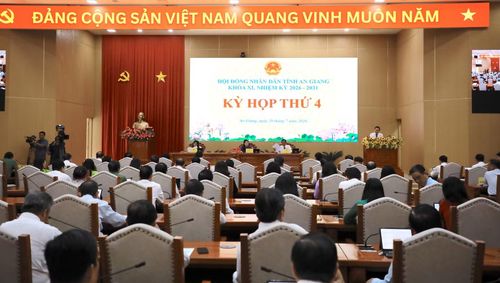 Quang cảnh kỳ họp HĐND.