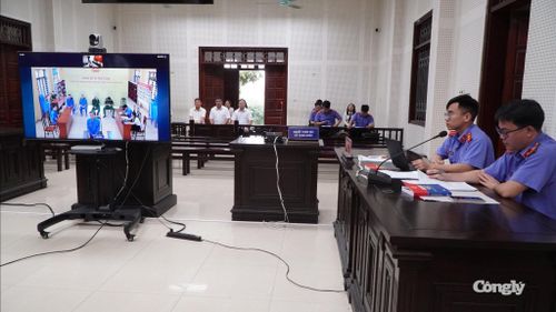 Toàn cảnh phiên tòa xét xử. (Ảnh: TV)