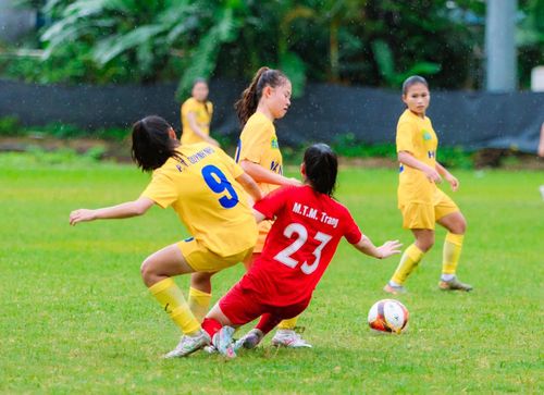 Hà Nam chỉ cần 10 phút ngắn ngủi trong hiệp 1 đã hạ knock-out đối thủ cạnh tranh trực tiếp