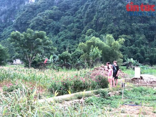 Du khách nước ngoài rất thích thú với các điểm du lịch sinh thái ở Việt Nam gắn với bảo tồn thiên nhiên.