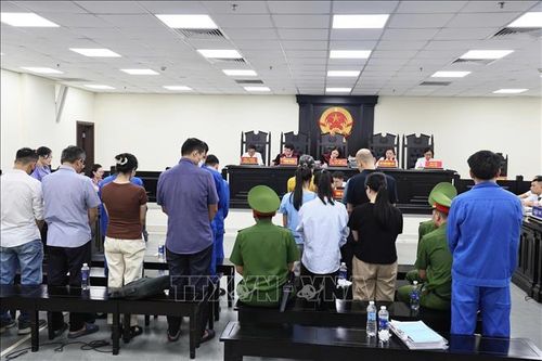 Toàn cảnh phiên luận tội tại tòa.