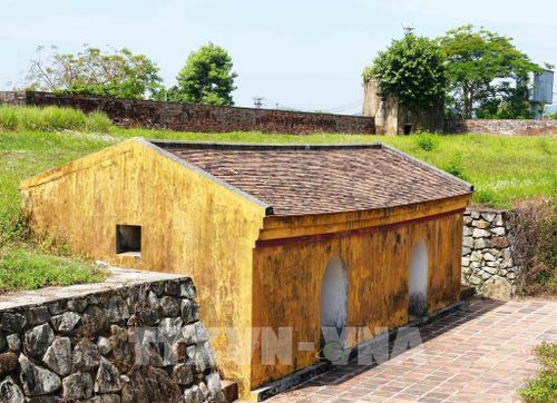 Kho đạn đã được trùng tu nằm gần lô cốt ở góc Tây Nam trên Thượng Thành thuộc Kinh thành Huế. Ảnh: Nguyên Lý - TTXVN