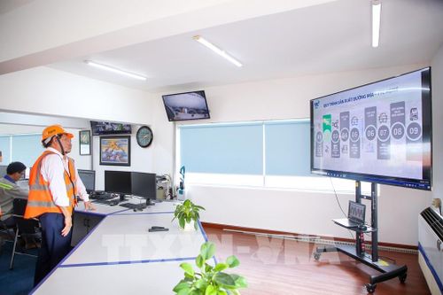 Ứng dụng công nghệ trong quản lý, điều hành và sản xuất tại Tổ hợp Nhà máy đường TTC Sugar, xã Tân Phú, tỉnh Tây Ninh. Ảnh: Giang Phương - TTXVN