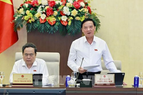 Phó Chủ tịch Quốc hội Nguyễn Khắc Định phát biểu. Ảnh: Doãn Tấn - TTXVN