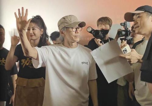 Sự đón nhận nồng nhiệt từ nhiều thế hệ khán giả trở thành nguồn động lực lớn đối với Châu Tinh Trì sau nhiều năm làm nghề. Ảnh: Sina. 