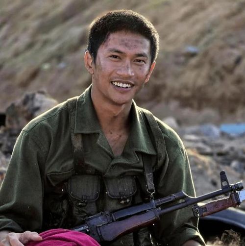 Vai diễn của Nguyễn Hùng trong phim "Mưa đỏ". Ảnh: FBNV