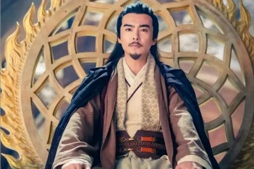 Dù đã qua đời trước khi mạch truyện chính bắt đầu, Dương Đỉnh Thiên vẫn được xem là một trong những cao thủ đáng sợ nhất từng xuất hiện trong Ỷ Thiên Đồ Long Ký. Trên cương vị Giáo chủ đời thứ 33 của Minh Giáo, ông từng khiến cả võ lâm Trung Nguyên phải e dè. Theo đánh giá trong truyện, ngoài Trương Tam Phong, gần như không có cao thủ nào, kể cả các danh tăng Thiếu Lâm, có thể chống đỡ quá nhiều chiêu trước ông. Dương Đỉnh Thiên luyện Càn Khôn Đại Na Di đến tầng thứ tư và còn tinh thông Đạn Chỉ Thần Thông, tạo nên danh tiếng lẫy lừng trước khi Trương Vô Kỵ xuất hiện.