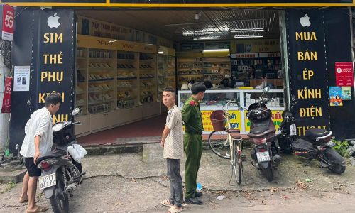 Một trong số cửa hàng kinh doanh mà Hoàng Ngọc Sơn mang điện thoại iPhone 15 Promax cướp được đến bán. Ảnh CTV