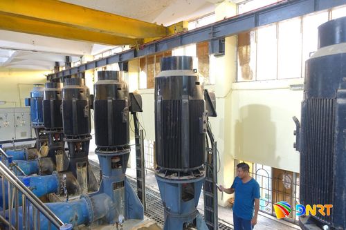 Các trạm bơm phòng mặn sẽ được tăng cường vận hành để đảm bảo cấp nước sinh hoạt cho thành phố. Ảnh: NAM TRÂN