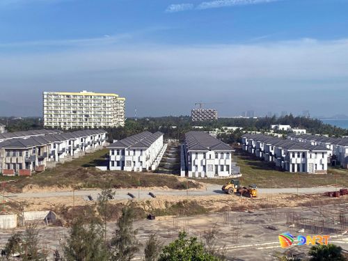 Việc nguồn thu phụ thuộc lớn vào đất đai khiến nguồn ngân sách kém bền vững. Ảnh: VĨNH LỘC