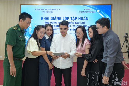 Học viên trao đổi nội dung tập huấn.