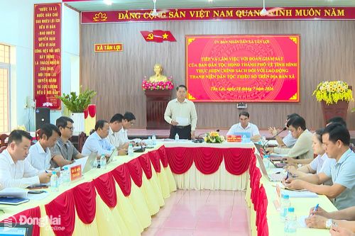 Ông Điểu Điều, Trưởng ban Dân tộc HĐND thành phố Đồng Nai phát biểu tại buổi làm việc. Ảnh: Trương Hiện