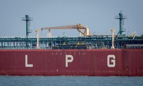  Tàu chở khí hóa lỏng LPG Shivalik cập cảng Mundra qua eo biển Hormuz. Ảnh: Reuters 