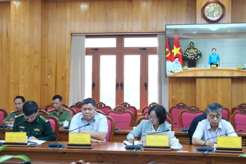 Đại diện lãnh đạo các sở, ngành dự phiên họp tại điểm cầu Lâm Đồng