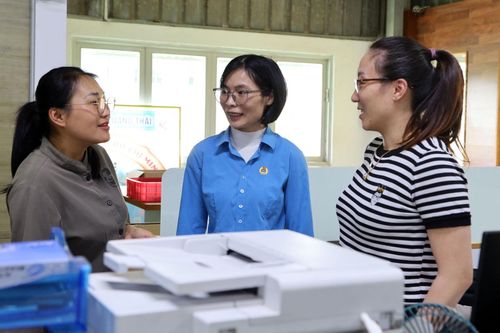 Công đoàn cơ sở Công ty TNHH Quảng Thái, phường Cam Ly - Đà Lạt thường xuyên trao đổi, lắng nghe tâm tư, nguyện vọng đoàn viên