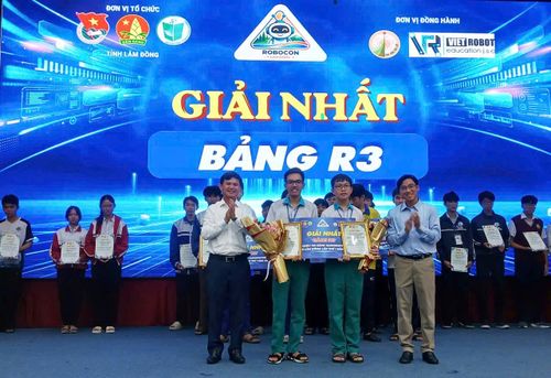 Các thí sinh đoạt giải Nhất bảng R3