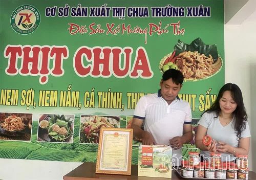 Cơ sở sản xuất thịt chua Trường Xuân (xã Minh Hòa) không ngừng nâng cao chất lượng, đưa đặc sản truyền thống vươn xa.