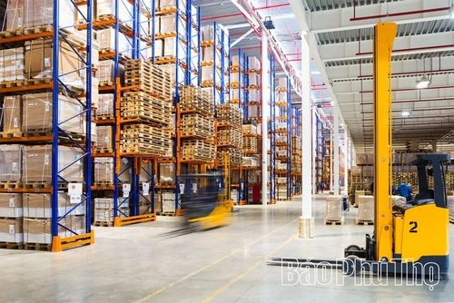 Vận chuyển và lưu kho được các trung tâm Logicstics tích hợp để tạo thuận lợi tối đa cho khách hàng.