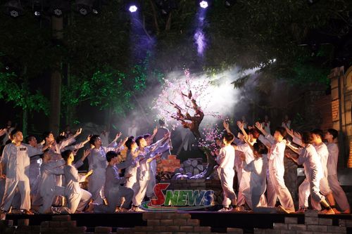 Tái hiện hình ảnh cây đào Tô Hiệu, biểu tượng cách mạng của Nhà tù Sơn La.