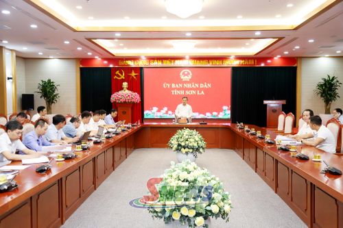 Toàn cảnh cuộc làm việc.