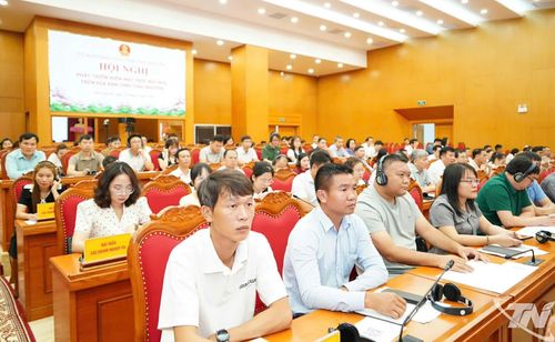 Các đại biểu dự Hội nghị.